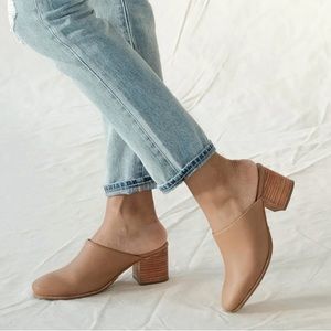 NISOLO All-Day Heeled Mule SIZE  9 Almond  color $170 new (store display)